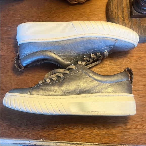 SOFFT Pacey Platform Metallic Gray Women's Sneakers::9M - Picture 3 of 11